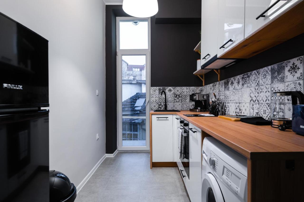 New Black & White - 2Bdr Apartment With Balcony ソフィア エクステリア 写真